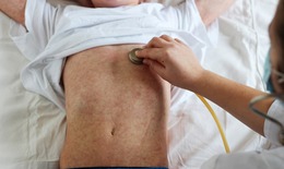 Sắp Tết, cảnh giác với bệnh sởi bùng phát ở trẻ em