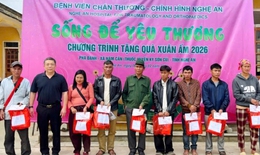 Thầy thuốc Nghệ An mang Xuân ấm đến vùng cao