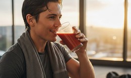 Uống nước ép cà chua sau tập thể thao có lợi ích gì?