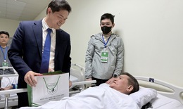 Thứ trưởng Thường trực Bộ Y tế Vũ Mạnh Hà thăm, kiểm tra công tác khám chữa bệnh dịp Tết ở Bệnh viện Phổi và Châm cứu TW