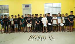 Mang dao tự chế đi trả thù, 7 đối tượng bị khởi tố