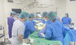 Tìm lại nụ cười cho người phụ nữ sau hơn 4 thập kỷ liệt mặt