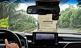 Tài xế xe khách 'ngó lơ' tín hiệu xe ưu tiên bị phạt nặng