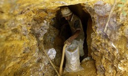 Ngân hàng UBS dự báo giá vàng lên 6.200 USD bất chấp đang suy giảm