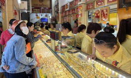 Có nên 'đu đỉnh' mua vàng lúc này?