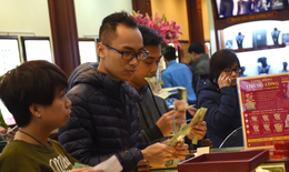 Giá vàng SJC tuột mốc 175 triệu đồng, tỷ giá USD tại các ngân hàng tăng mạnh