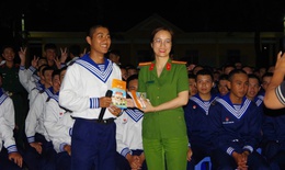 Hơn 700 chiến sĩ mới Vùng 3 Hải quân được trang bị kiến thức phòng, chống ma túy