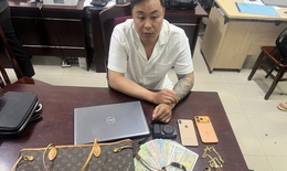 Hà Nội: Mang 6 tiền án, đập kính 2 ô tô trộm hơn 60 triệu đồng