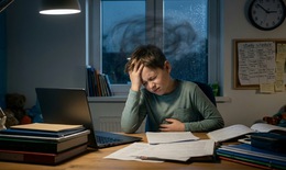 Vì sao trẻ thường xuyên đau bụng dù đi khám không ra bệnh?