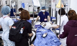 Sau cánh cửa cấp cứu (1): Chạy đua với thời gian để cứu người