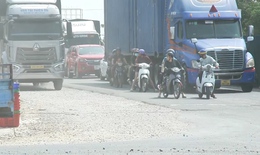 Thi công ì cạch, cầu vượt nối Quốc lộ 1 ở Lâm Đồng chậm tiến độ, dân khổ vì bụi