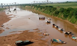 Vì sao mực nước sông Đà, sông Hồng thấp kỷ lục?