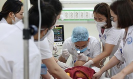 Xe 29 chỗ lao xuống vực ở Tam Đảo: Có 1 nạn nhân nữ bị thương rất nặng