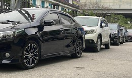 Người dân đến từ sớm trong những ngày đầu áp dụng kiểm định khí thải mới