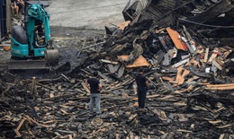 Khung cảnh hoang tàn sau vụ cháy nhà xưởng ở Thanh Liệt, Hà Nội