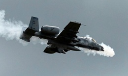 'Xe tăng bay' A-10 Warthog của Mỹ 'xả đạn' bất thường tại Iraq