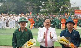 Chủ tịch Quốc hội Trần Thanh Mẫn dự lễ tiễn tân binh lên đường nhập ngũ
