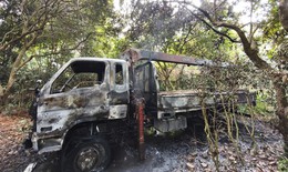 Cháy xe tải gắn cẩu tại Hòa Lạc, 1 người tử vong nghi do vướng dây điện