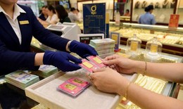Giá vàng trong nước và thế giới bật tăng nhẹ, đầu tư lướt sóng cần thận trọng