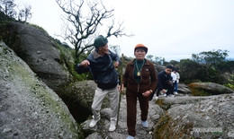 Hành trình 30 năm 'phượt' xe máy lễ Phật của cặp đôi u80