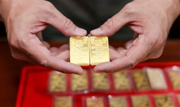 Chốt giá vàng hôm nay ngày 8/3 giảm rất mạnh 'mừng' Quốc tế Phụ nữ