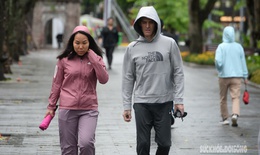Không khí lạnh khiến nhiệt độ miền Bắc giảm sâu chiều tối và đêm nay