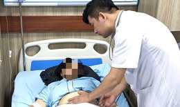 Cùng lúc nhiễm nhiều loại giun sán, gan của cụ bà chứa toàn mủ đục