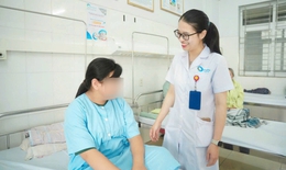 Phát hiện khối u kích thước lớn trong buồng trứng bé gái 13 tuổi