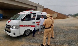Xử phạt tài xế không bằng lái vẫn điều khiển xe cứu thương