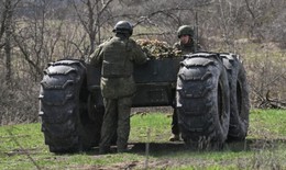 Robot khổng lồ Chelnok của Nga lần đầu được phát hiện trên tiền tuyến