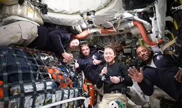 Cú hạ cánh nghẹt thở, phi hành đoàn Artemis II hoàn thành sứ mệnh khám phá Mặt Trăng