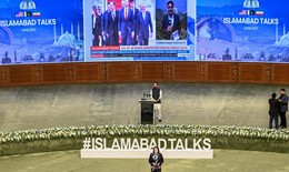 Mỹ và Iran lần đầu đàm phán trực tiếp tại Islamabad sau khi chiến tranh bùng nổ