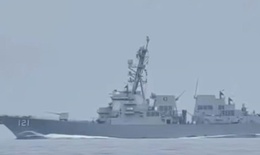 Iran công bố video buộc tàu chiến Mỹ rút khỏi eo biển Hormuz