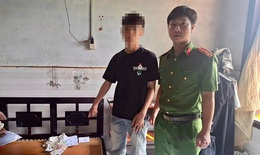 Cướp giật tiền trên tay cụ ông 72 tuổi, thanh niên 18 tuổi bị bắt sau hơn 12 giờ gây án