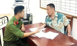 Người đàn ông nước ngoài bất ngờ nổ súng sau va chạm giao thông