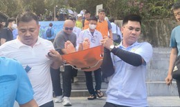 Cấp cứu du khách Trung Quốc bị ngất khi leo đảo Ti Tốp