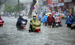 Cảnh báo mưa dông kèm lốc sét, mưa đá ở Hà Nội sáng nay