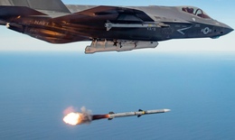 Tên lửa AIM 260 mới khiến Mỹ tự làm khó chính mình
