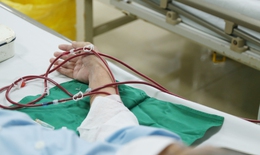 'Ngôi nhà' của những người chạy thận ở phía trong chợ Giời