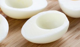 Chỉ ăn lòng trắng trứng gà để giảm béo - đúng hay sai?