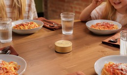 Độc đáo ý tưởng cai điện thoại kết nối gia đình trên bàn ăn của hãng sốt mỳ Ý