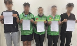 Phát hiện nhóm người đánh bạc tại bãi đỗ xe sân bay