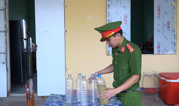 Ngăn chặn trào lưu sử dụng nước 'nậm thoong' của thanh niên xã biên giới Quảng Trị