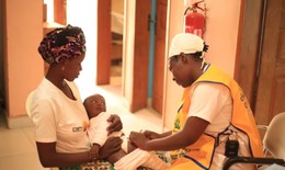 WHO lần đầu duyệt thuốc điều trị sốt rét dành riêng cho trẻ sơ sinh và trẻ nhỏ