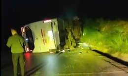 Nguyên nhân xe khách lao vào thành cống trong đêm ở Lào Cai
