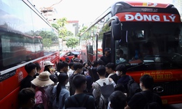 Bến xe Hà Nội đông nghịt khách trước kỳ nghỉ lễ 30/4