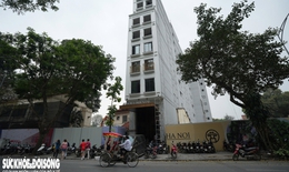 Tháo dỡ khách sạn trăm tỉ trên 'đất vàng' cạnh Hồ Gươm