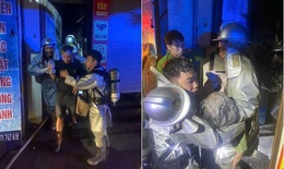 Cháy nhà lúc rạng sáng ở Hà Nội, giải cứu an toàn 2 người mắc kẹt