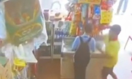 Xác minh vụ học sinh bị người đàn ông đánh liên tiếp vào mặt ở Huế