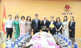 Thứ trưởng Thường trực Vũ Mạnh Hà tiếp và làm việc với chuyên gia cố vấn chính sách y tế của JICA 